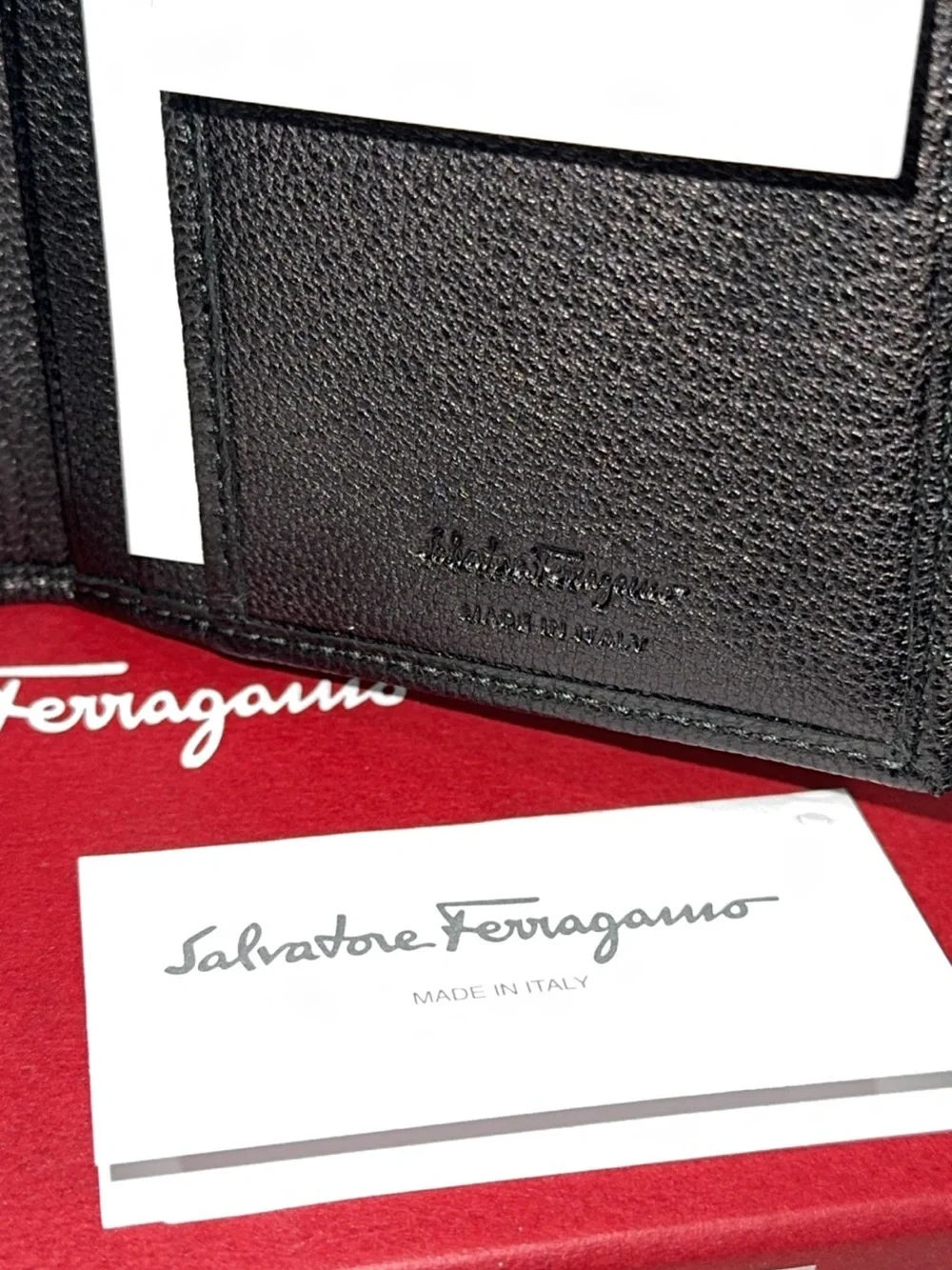 Salvatore Ferragamo Men’s Black Leather Bi-Fold Wallet -AUTHENTIC NEW IN BOX